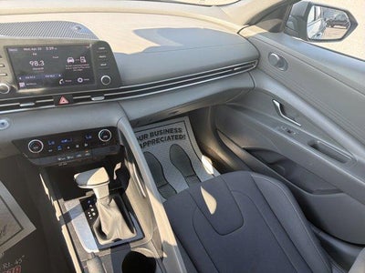 2023 Hyundai ELANTRA SEL IVT