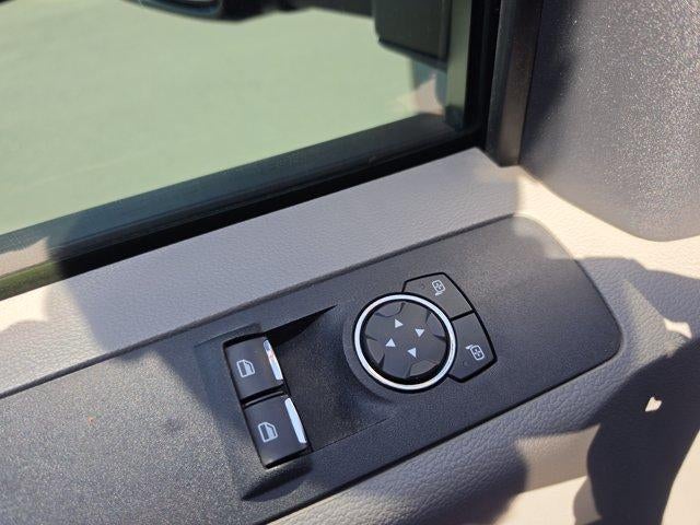 2022 Ford Super Duty F-550 DRW XLT 4WD Reg Cab 145" WB 60" CA