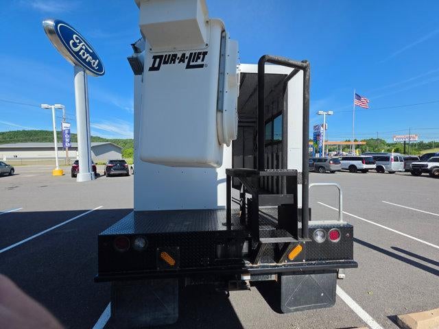 2022 Ford Super Duty F-550 DRW XLT 4WD Reg Cab 145" WB 60" CA