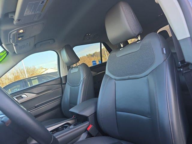 2025 Ford Explorer Active RWD