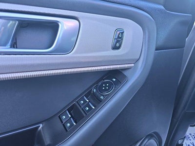 2025 Ford Explorer Active RWD
