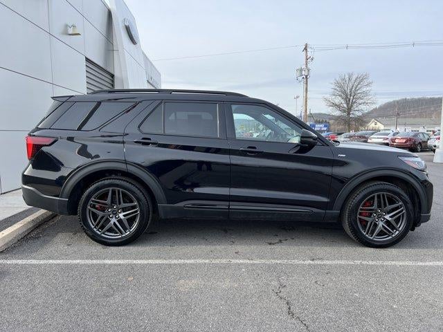 2025 Ford Explorer ST-Line 4WD