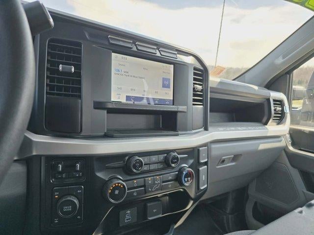 2023 Ford Super Duty F-350 SRW XL 4WD Crew Cab 6.75' Box