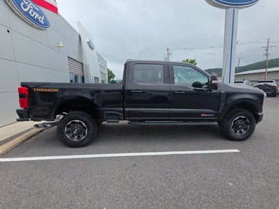 2023 Ford Super Duty F-350 SRW LARIAT 4WD Crew Cab 6.75' Box