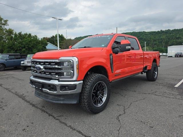 2023 Ford Super Duty F-350 SRW LARIAT 4WD Crew Cab 6.75' Box