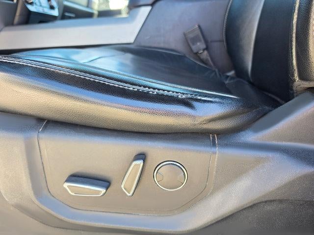 2019 Ford Super Duty F-350 DRW LARIAT 4WD Crew Cab 8' Box
