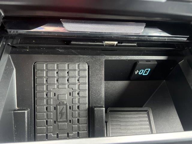 2025 Ford Super Duty F-350 DRW LARIAT 4WD Crew Cab 8' Box