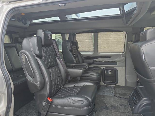 2021 Chevrolet Express Passenger 2500 Regular Wheelbase Rear-Wheel Drive 1LS