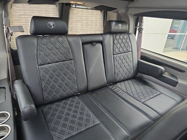 2021 Chevrolet Express Passenger 2500 Regular Wheelbase Rear-Wheel Drive 1LS