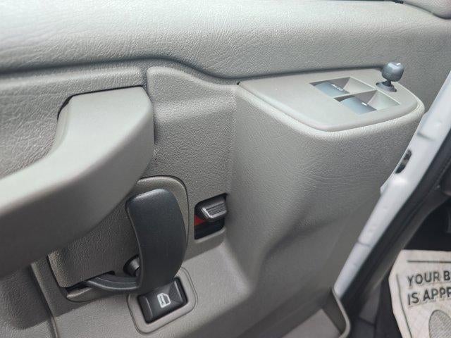 2023 Chevrolet Express Passenger 3500 Regular Wheelbase Rear-Wheel Drive 1LS