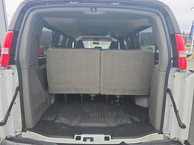 2023 Chevrolet Express Passenger 3500 Regular Wheelbase Rear-Wheel Drive 1LS