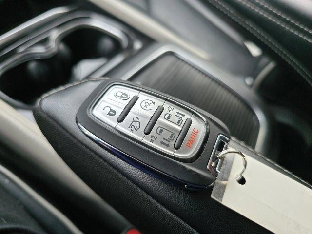 2023 Chrysler Pacifica Limited FWD