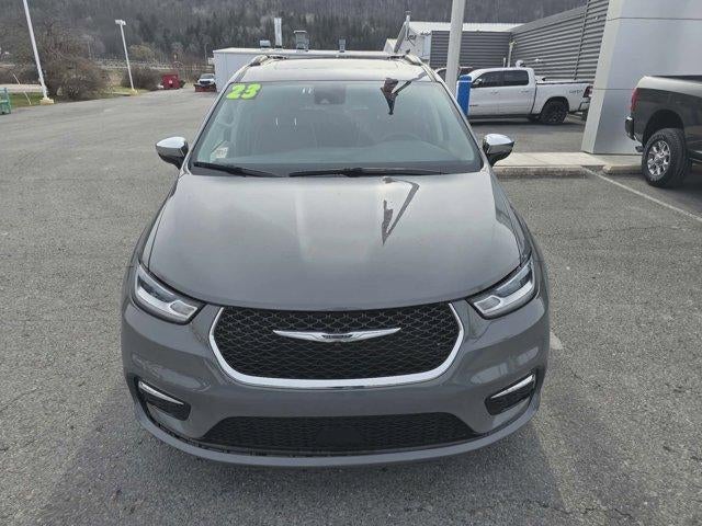 2023 Chrysler Pacifica Limited FWD