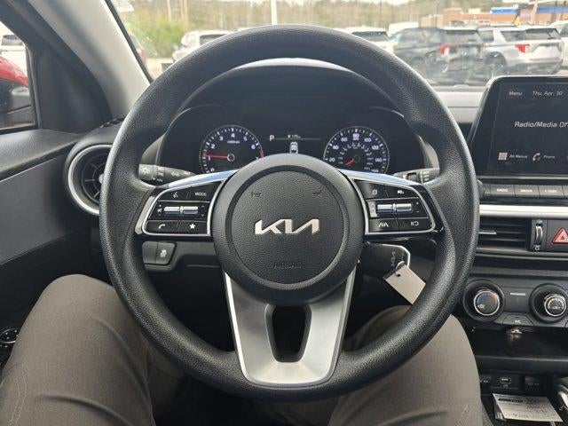 2023 Kia Forte LXS IVT