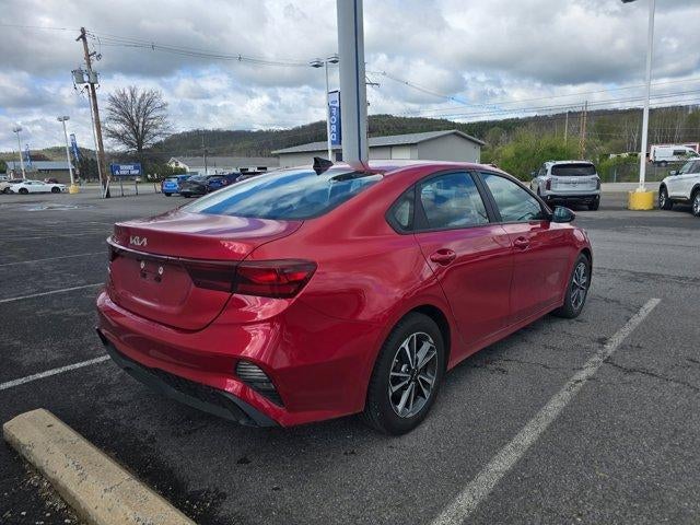 2023 Kia Forte LXS IVT