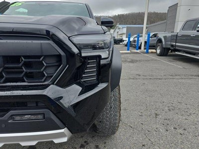 2025 Toyota Tacoma 4WD 4WD Trailhunter Hybrid Double Cab 5' Bed AT (Natl)