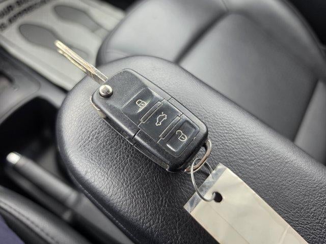 2009 Volkswagen New Beetle Convertible 2dr Auto S PZEV Convertible