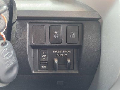 2016 Toyota Tundra 4WD Truck 4WD CrewMax Short Bed 5.7L SR5 (SE)