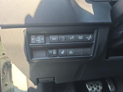 2023 Toyota Tundra 4WD 4WD SR5 CrewMax 5.5' Bed (SE)