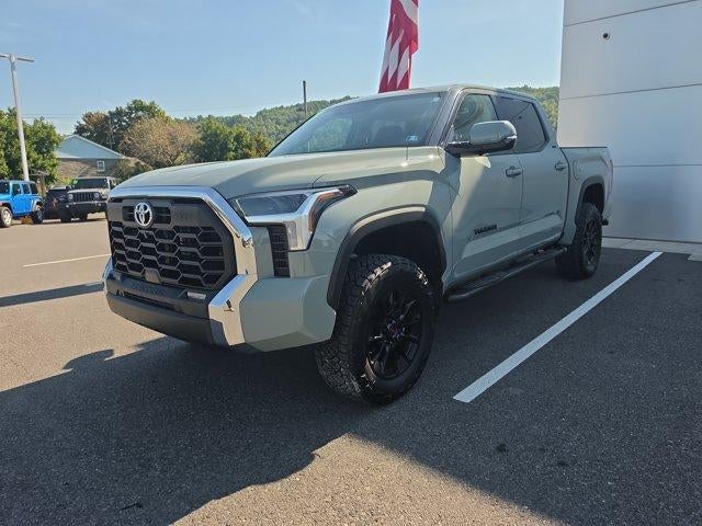 2023 Toyota Tundra 4WD 4WD SR5 CrewMax 5.5' Bed (SE)