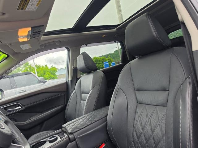2022 Nissan Rogue AWD Platinum