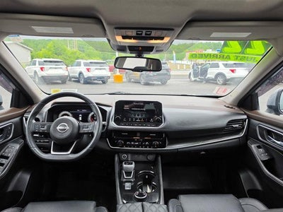 2022 Nissan Rogue AWD Platinum