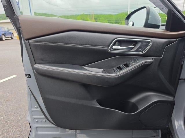 2022 Nissan Rogue AWD Platinum