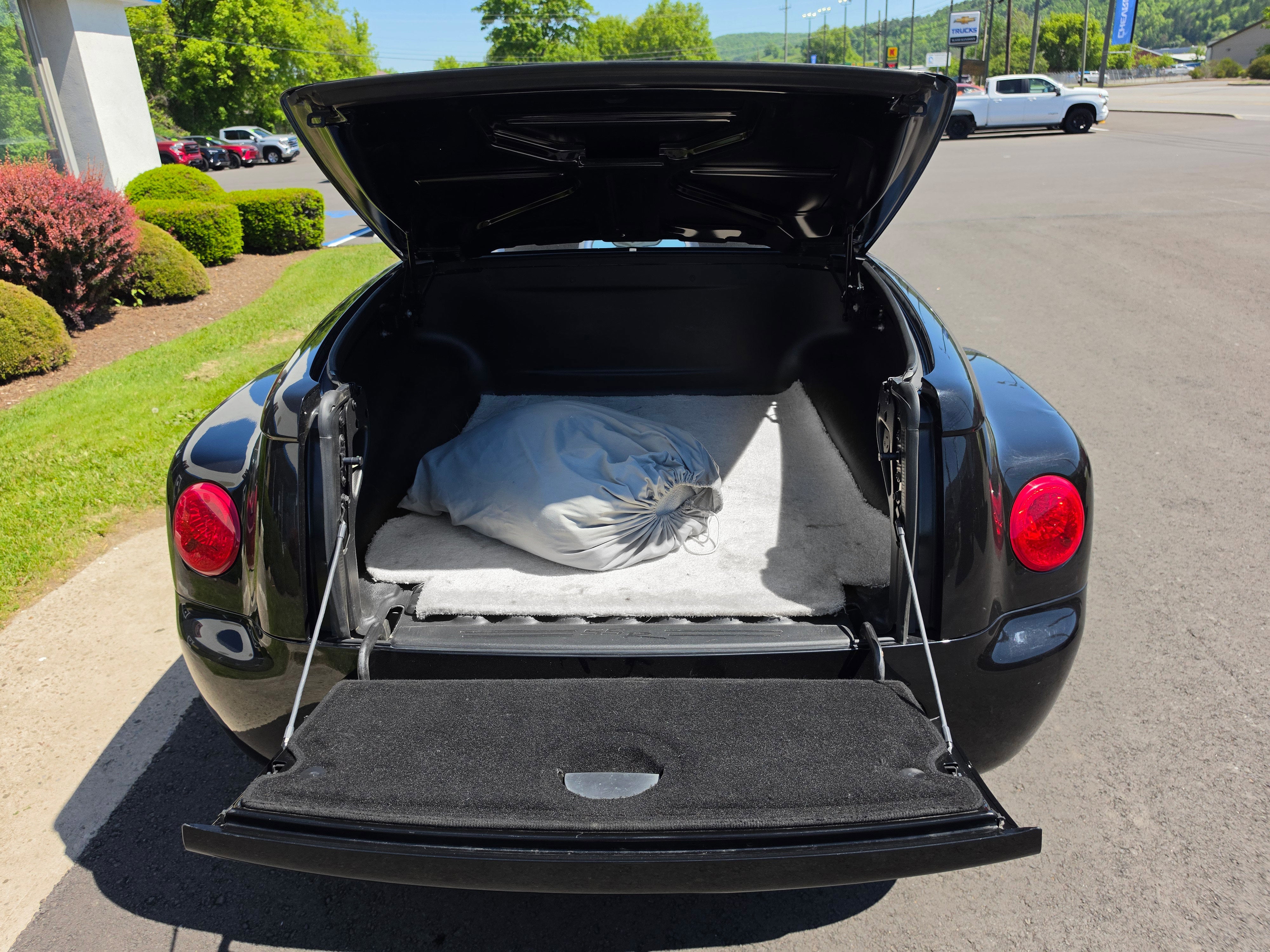 2004 Chevrolet SSR LS