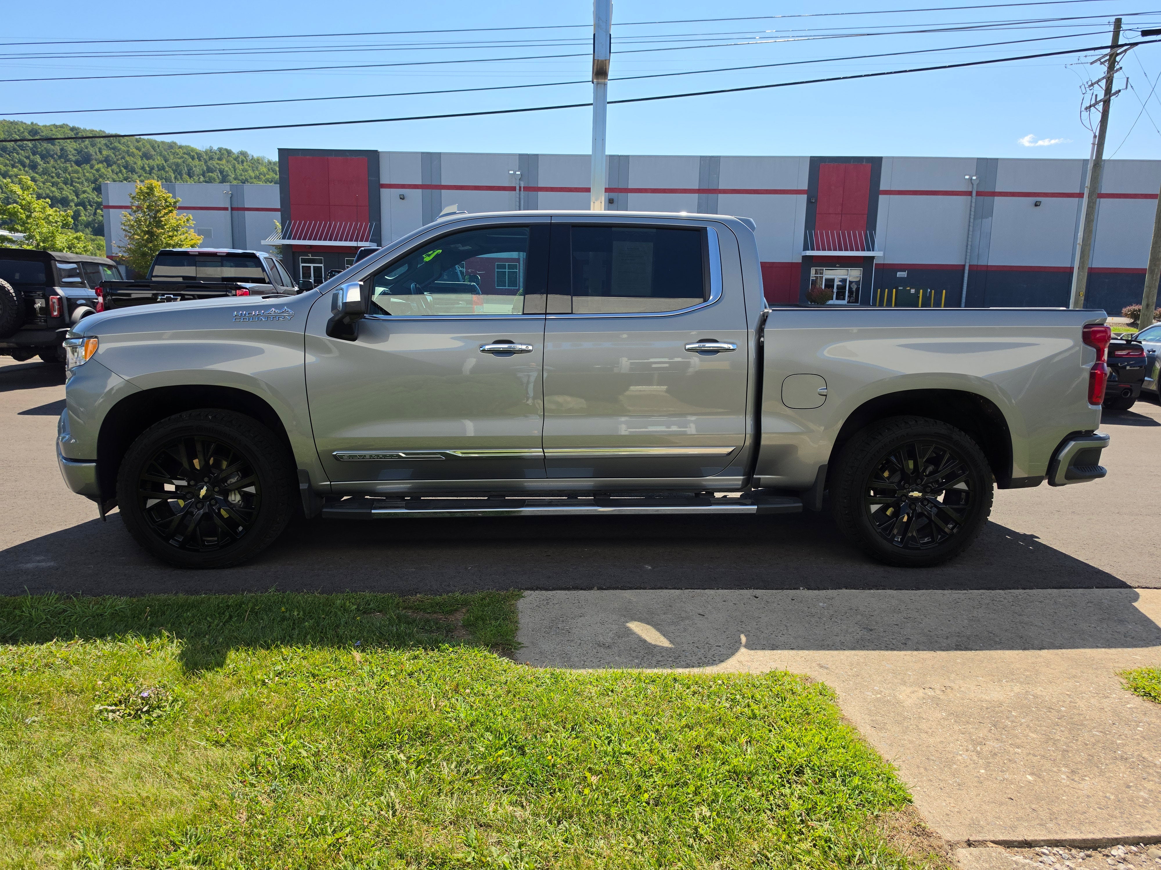 2023 Chevrolet Silverado 1500 High Country