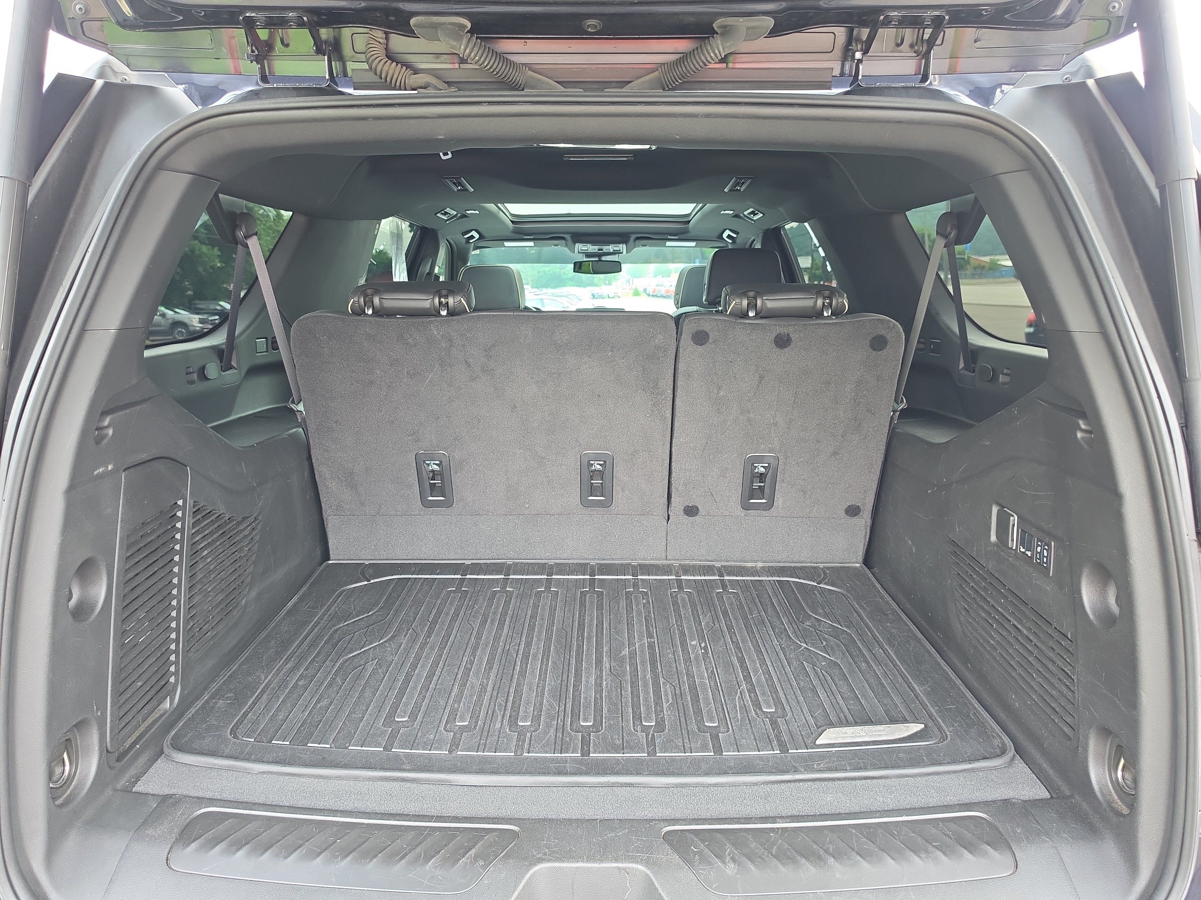 2024 GMC Yukon XL SLT