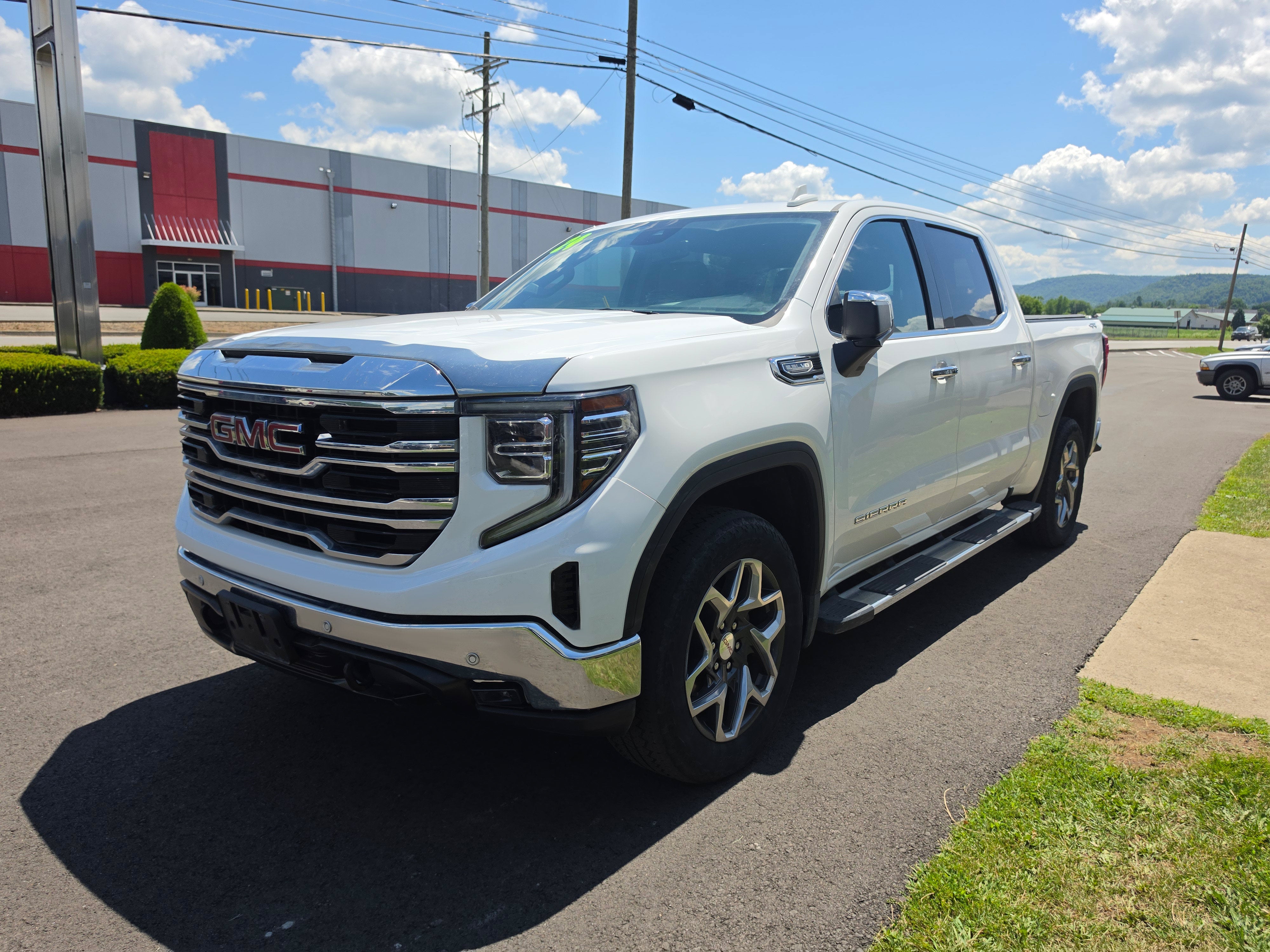 2024 GMC Sierra 1500 SLT