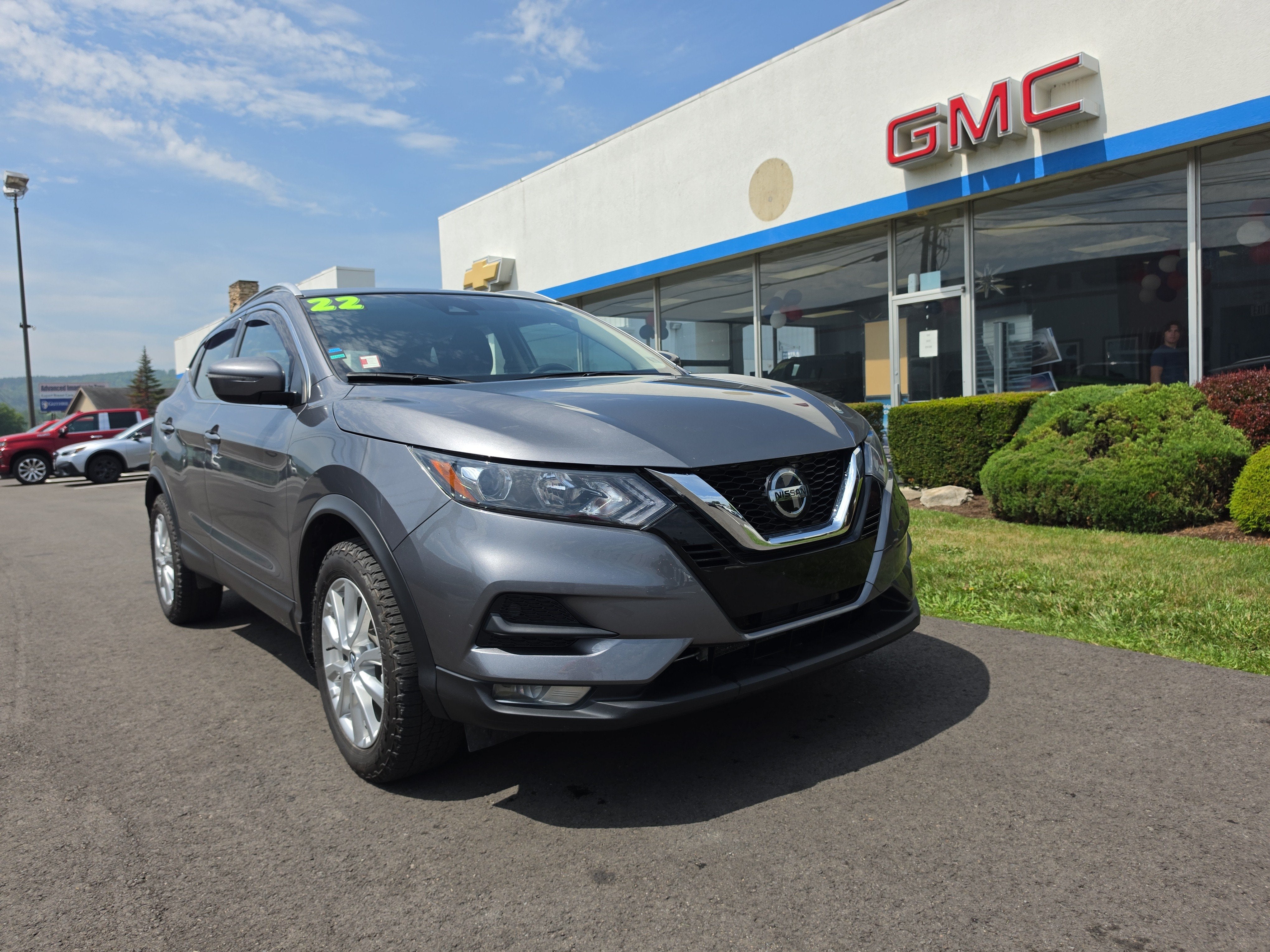 2022 Nissan Rogue Sport SV