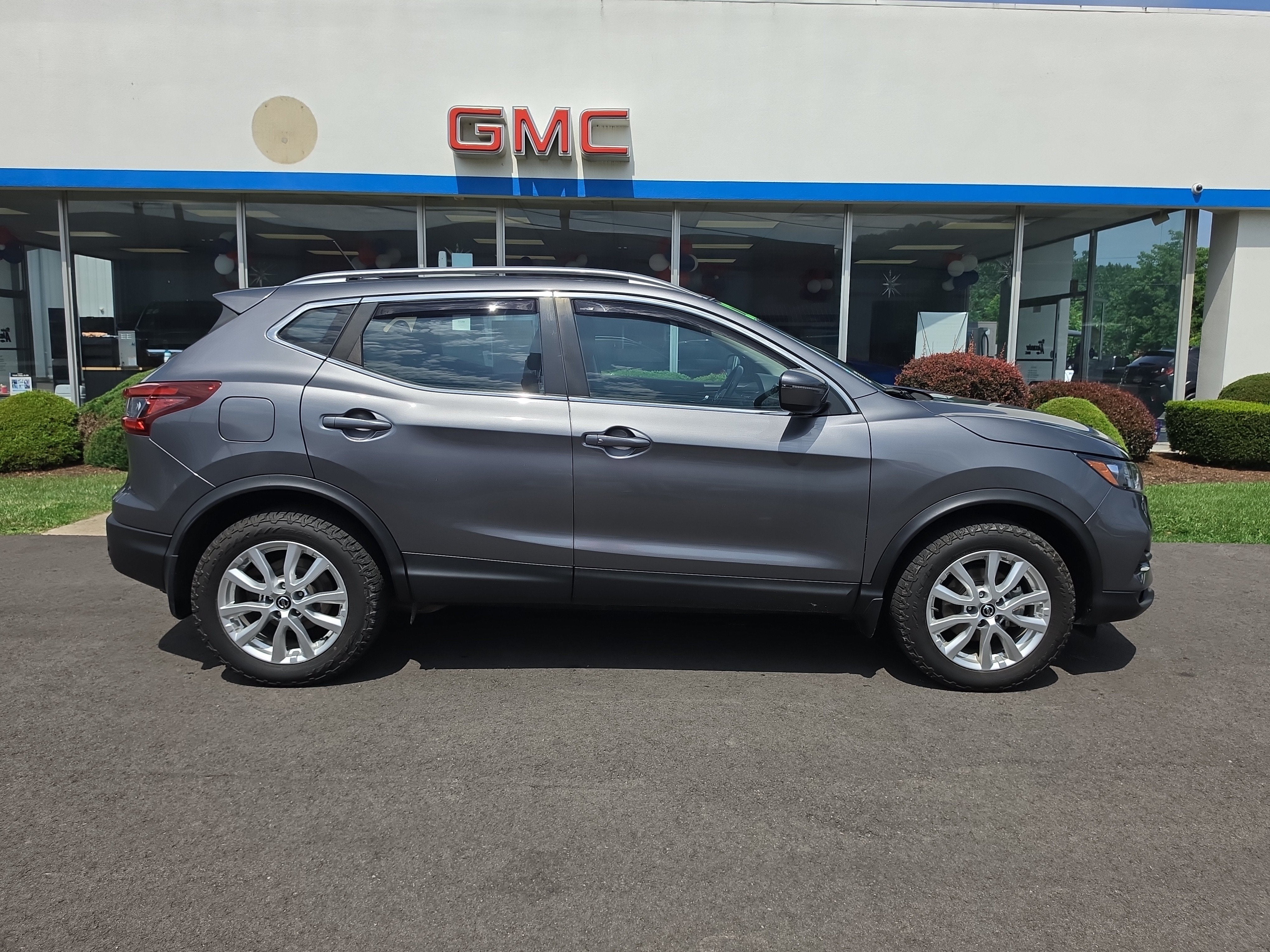 2022 Nissan Rogue Sport SV