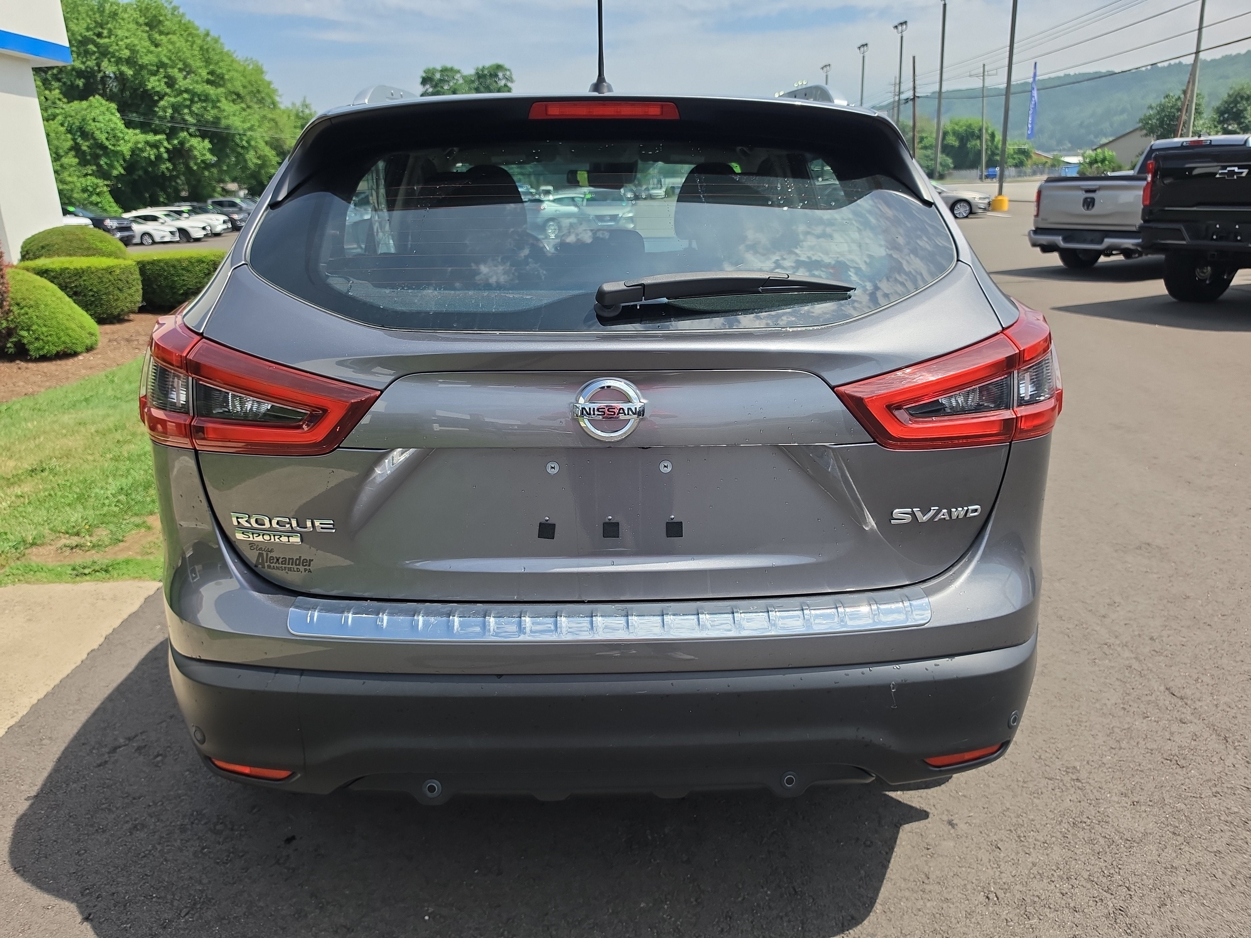 2022 Nissan Rogue Sport SV
