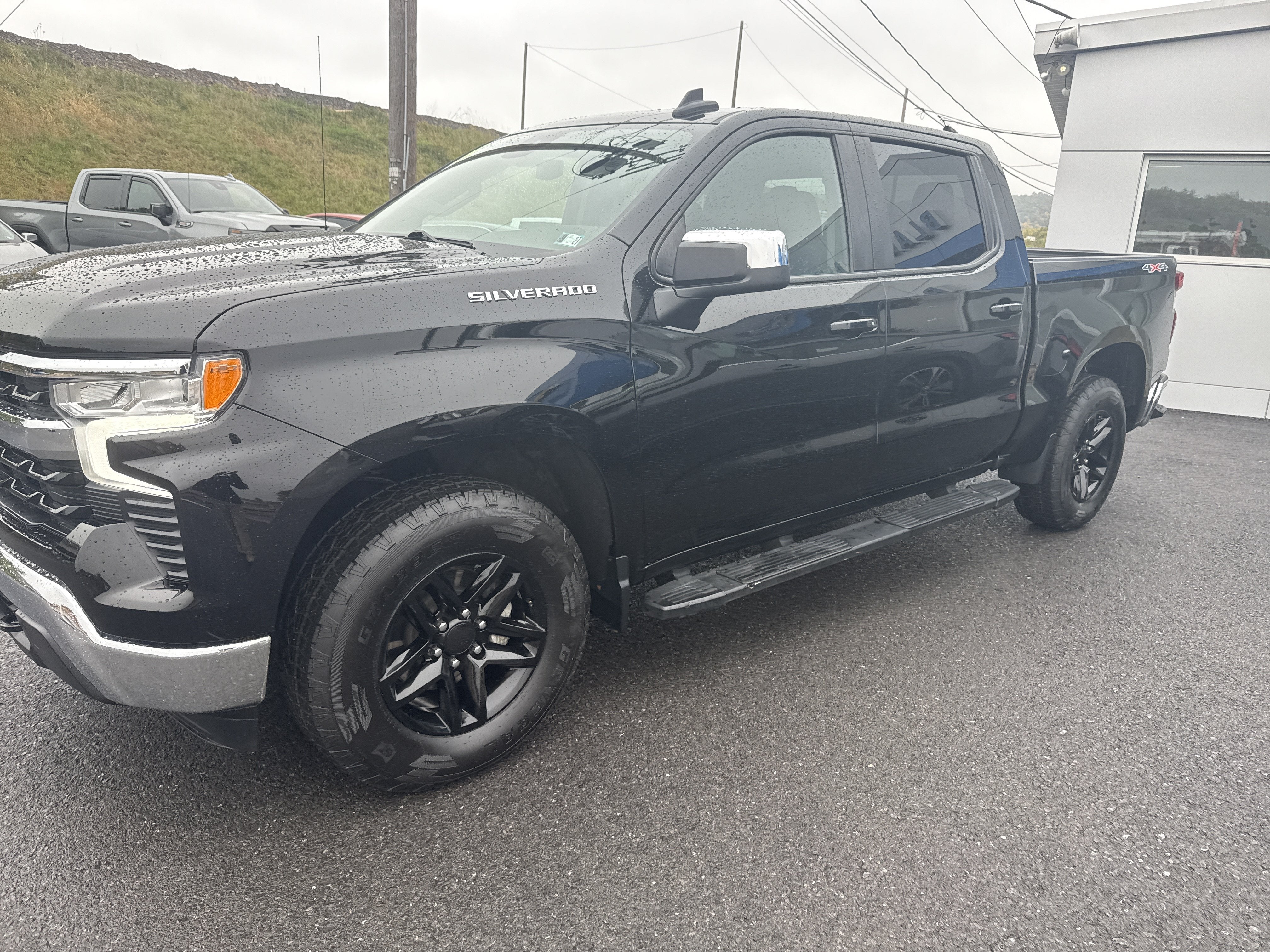 2024 Chevrolet Silverado 1500 LT (2FL)