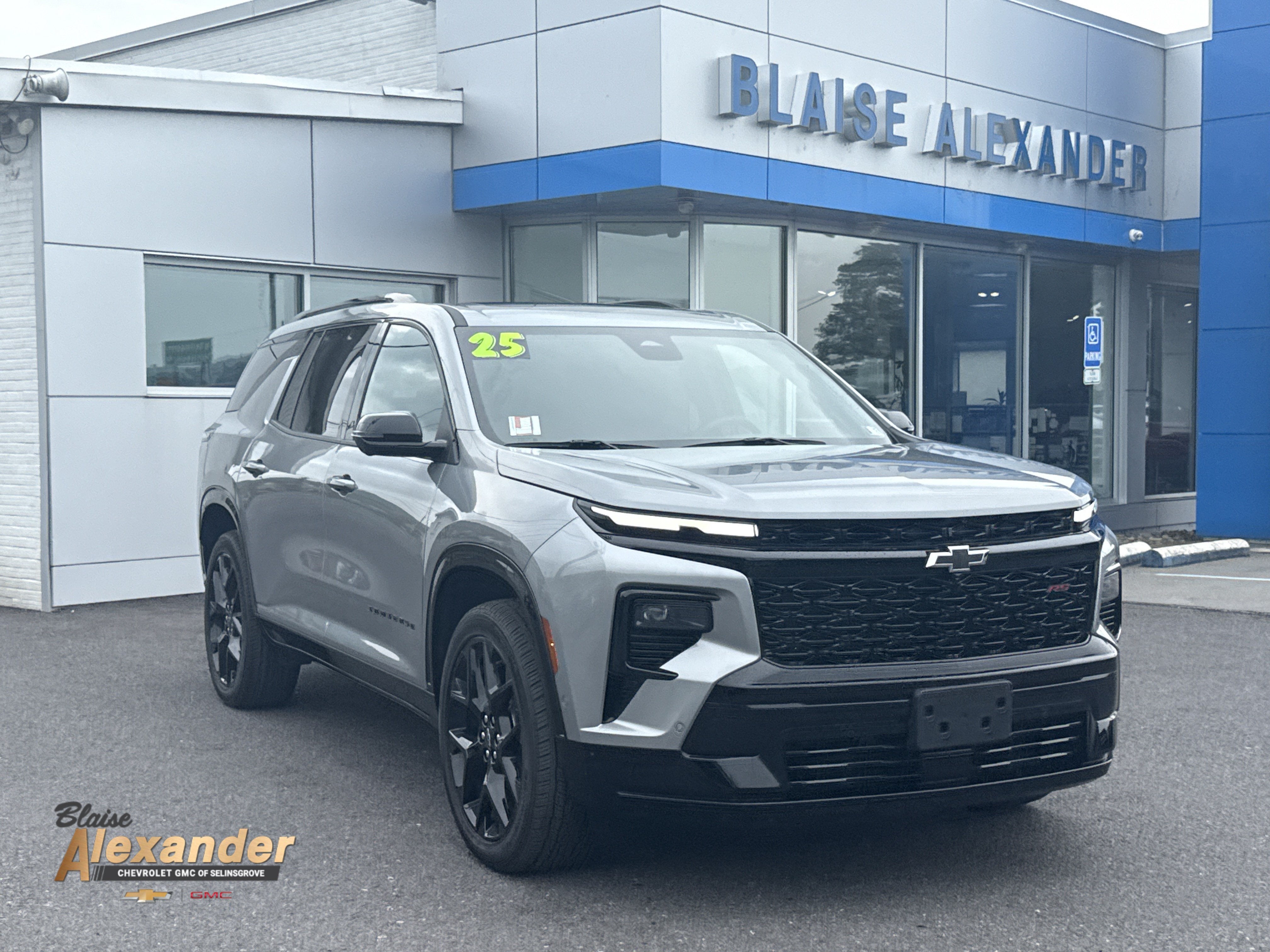 2025 Chevrolet Traverse RS
