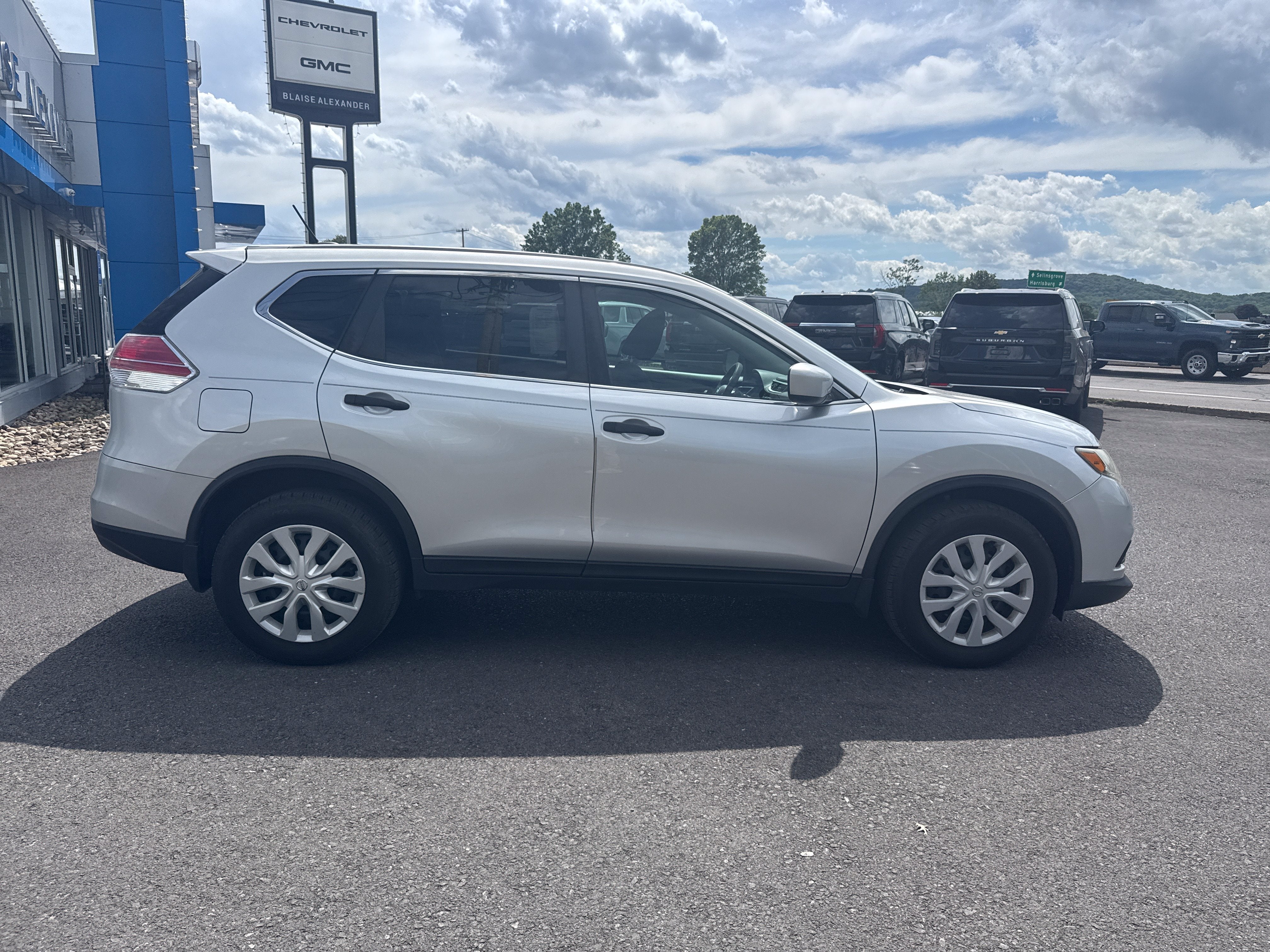 2016 Nissan Rogue S