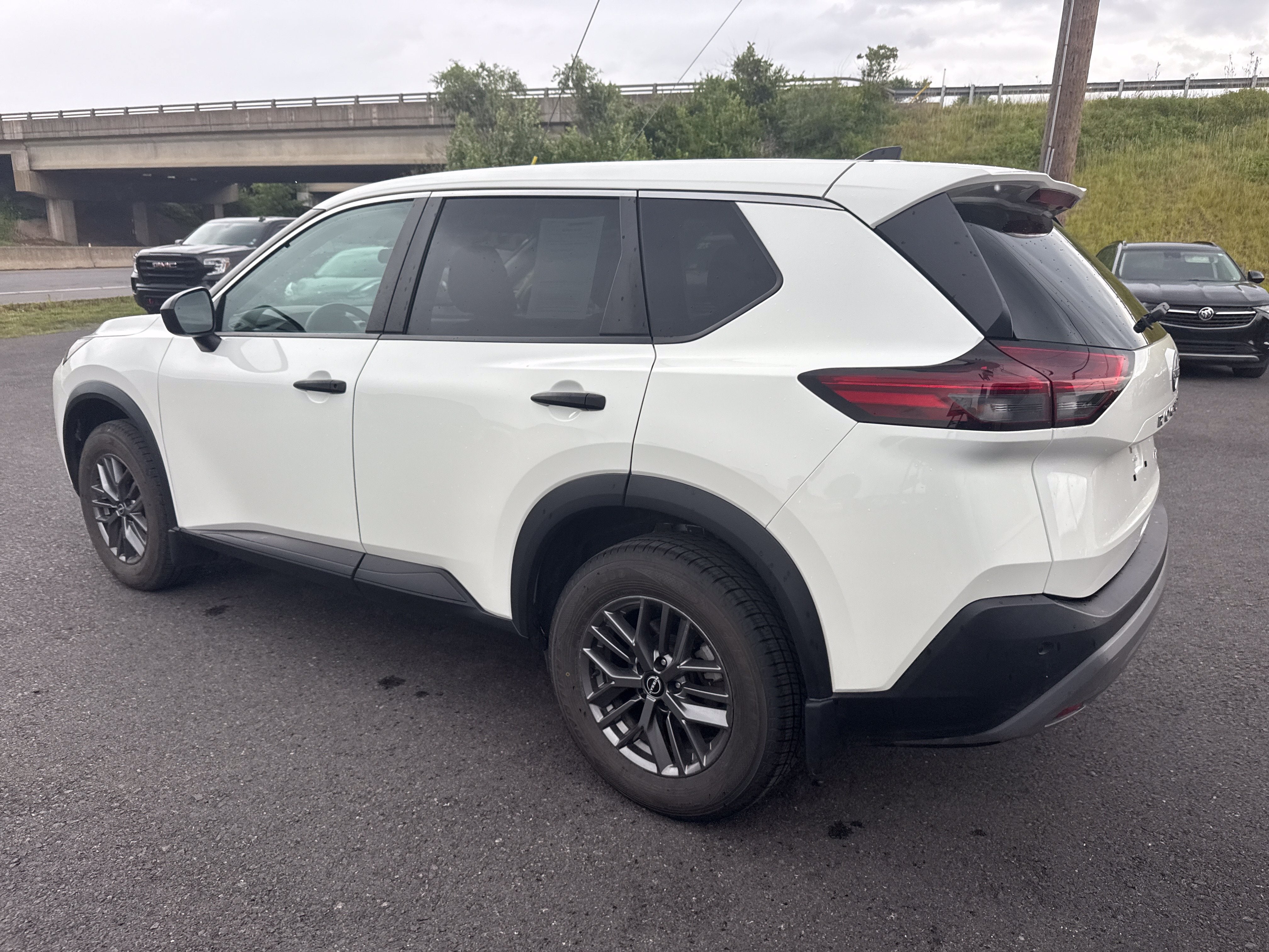 2022 Nissan Rogue S