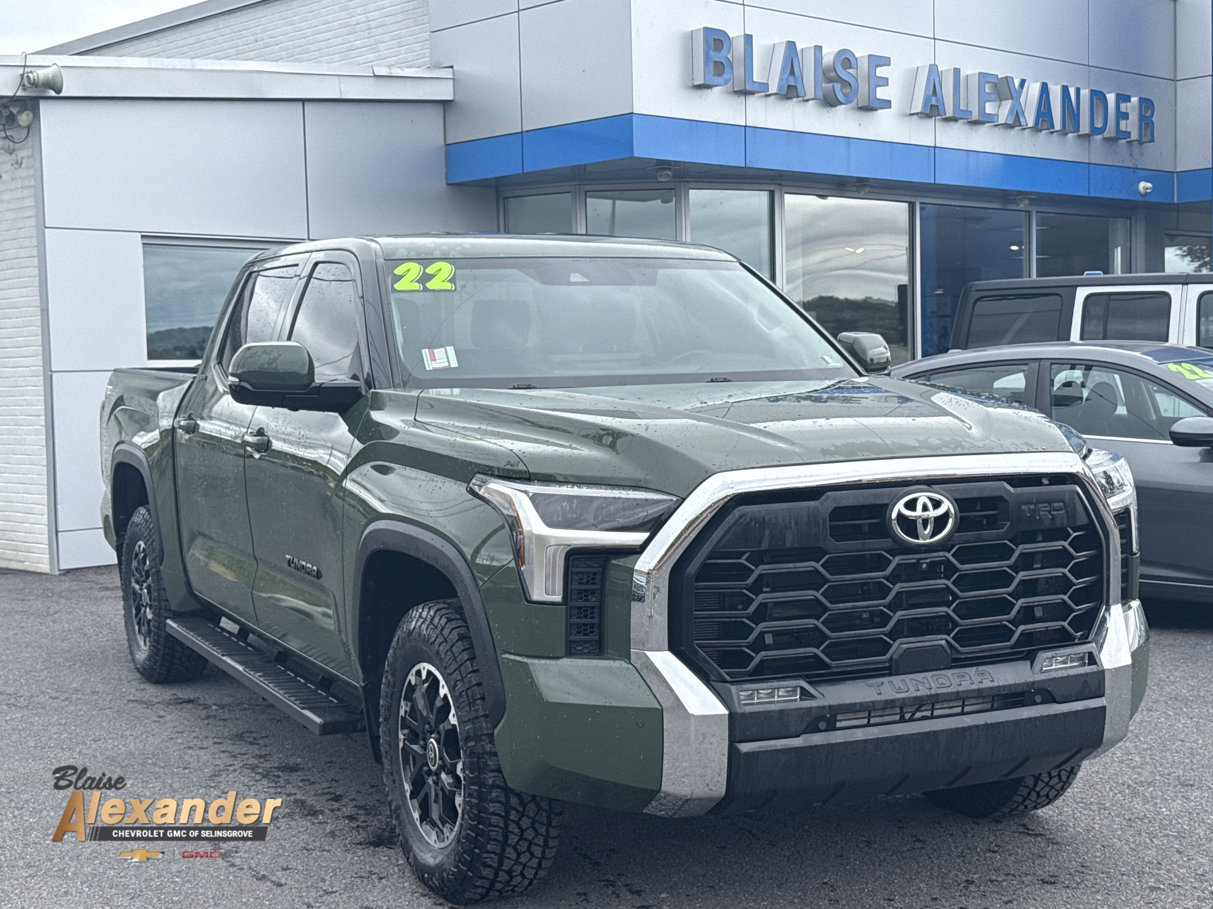 2022 Toyota Tundra 4WD SR5