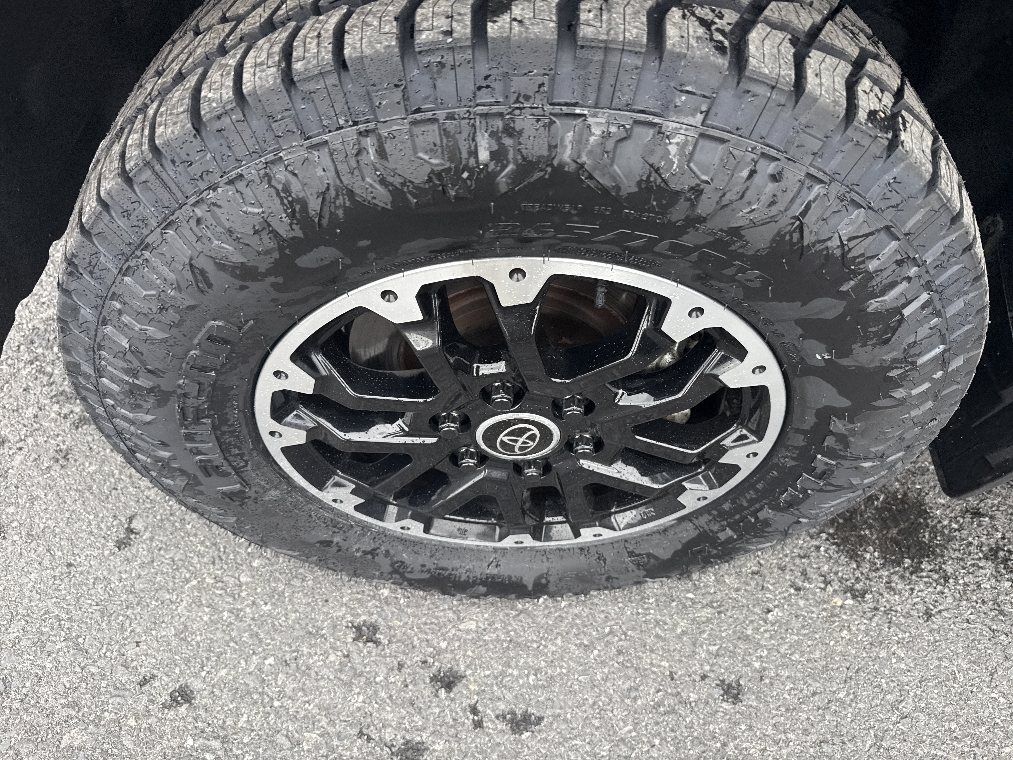 2022 Toyota Tundra 4WD SR5