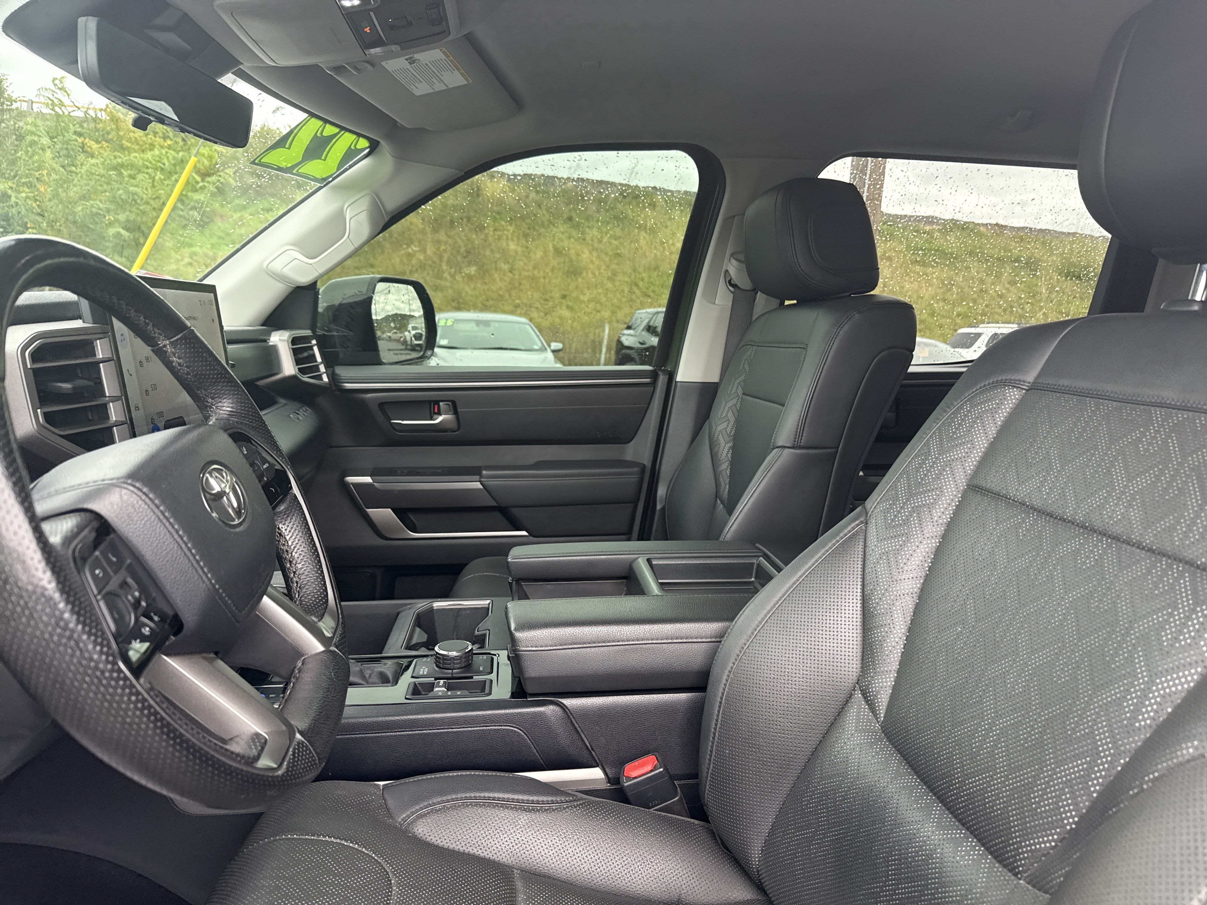2022 Toyota Tundra 4WD SR5