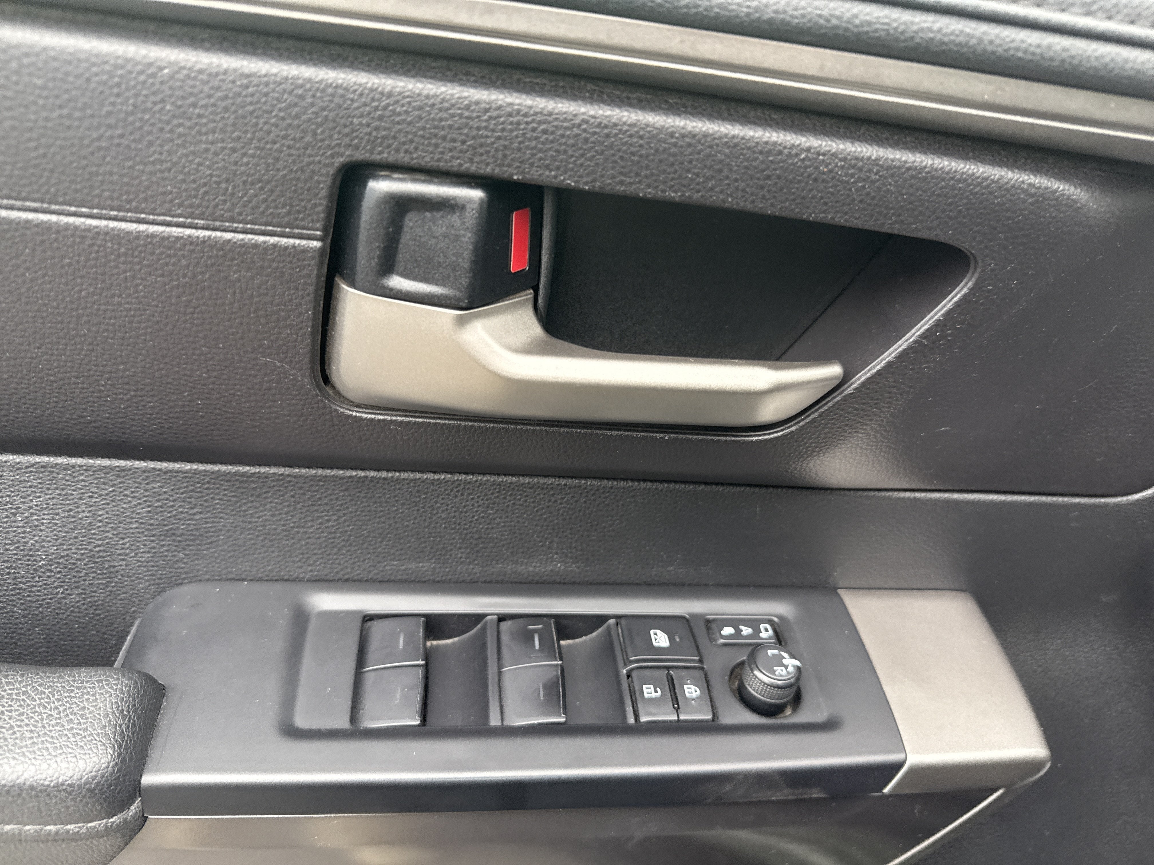 2022 Toyota Tundra 4WD SR5