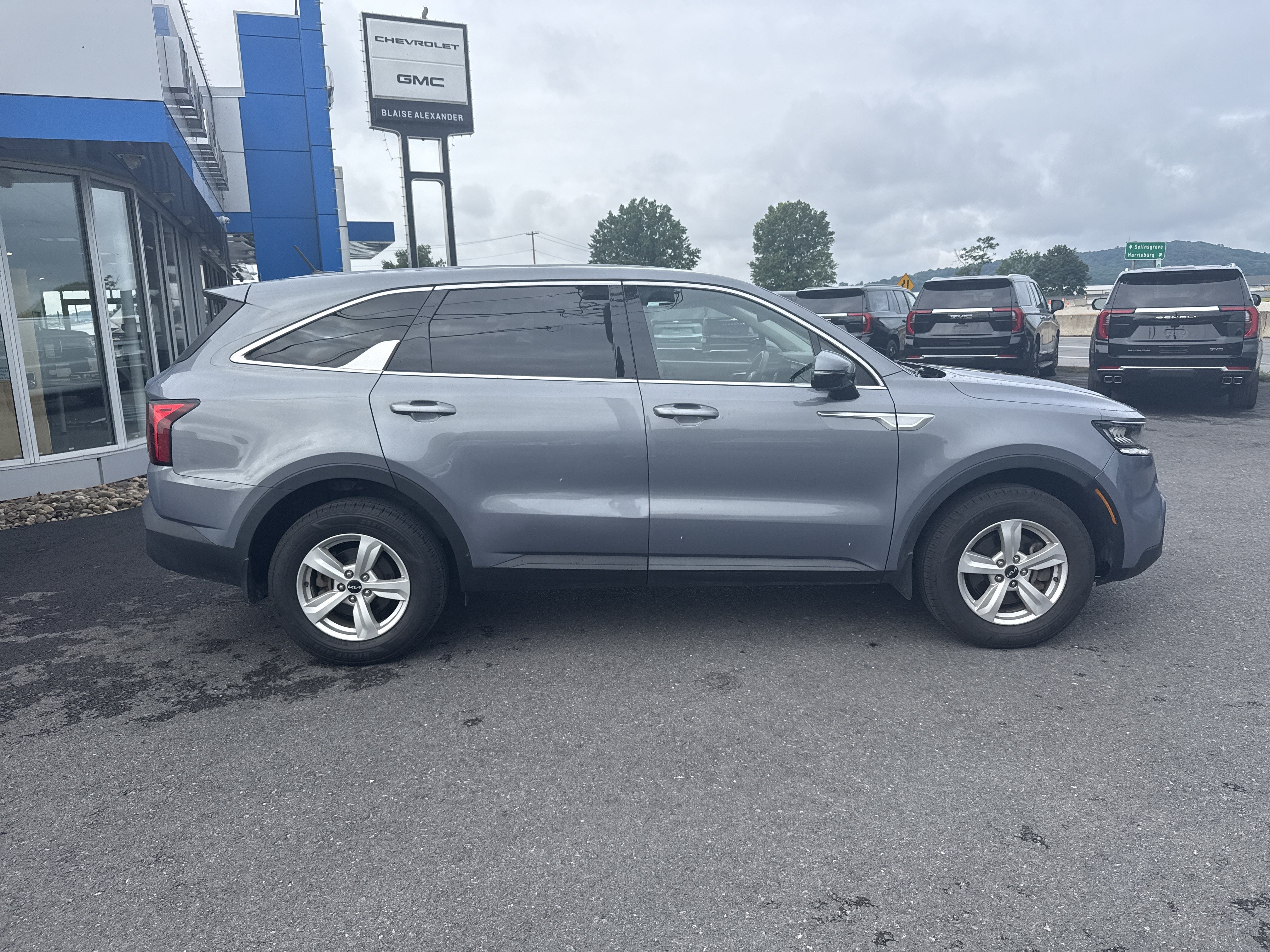 2023 Kia Sorento LX