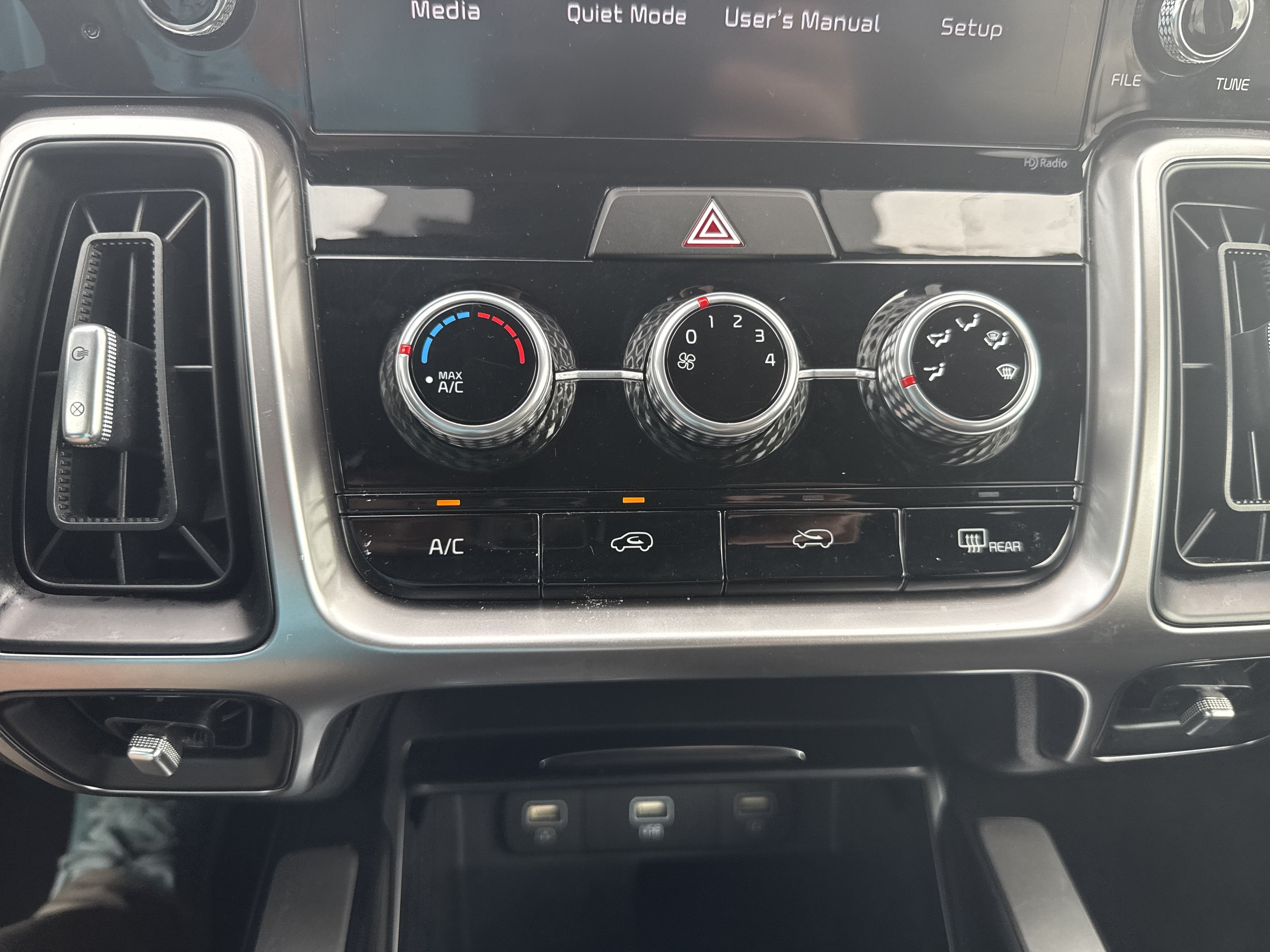 2023 Kia Sorento LX