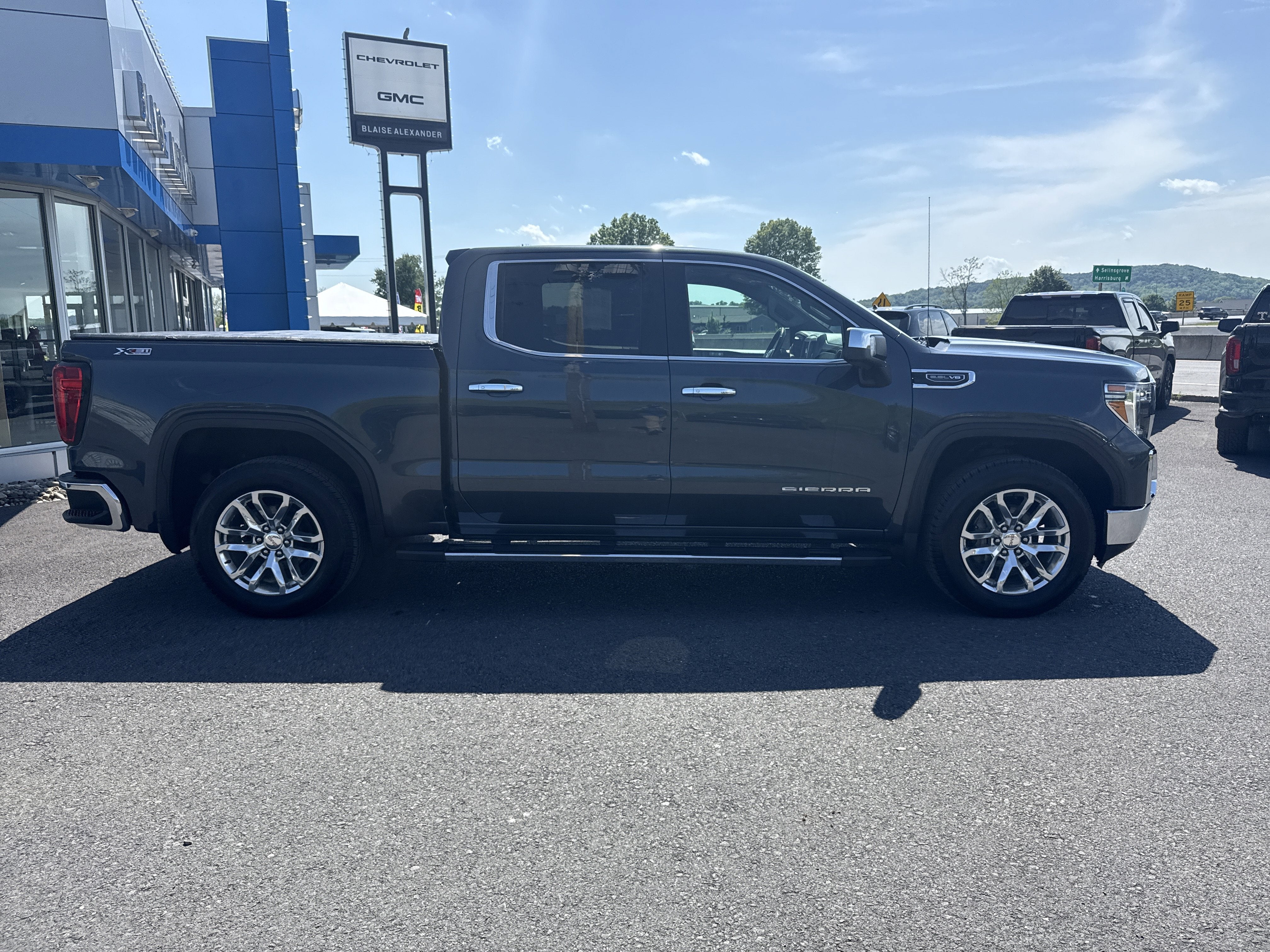 2021 GMC Sierra 1500 SLT