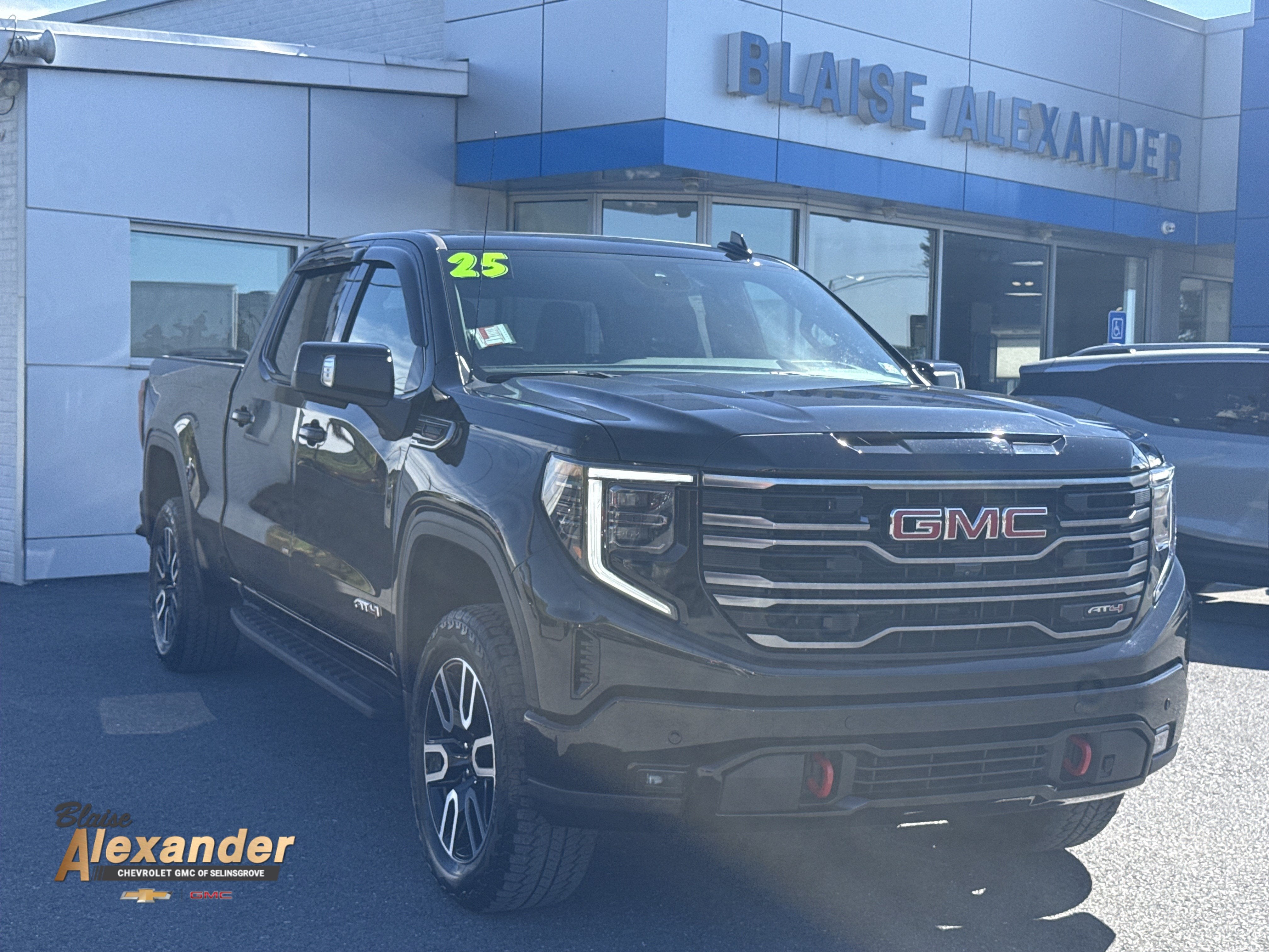 2025 GMC Sierra 1500 AT4