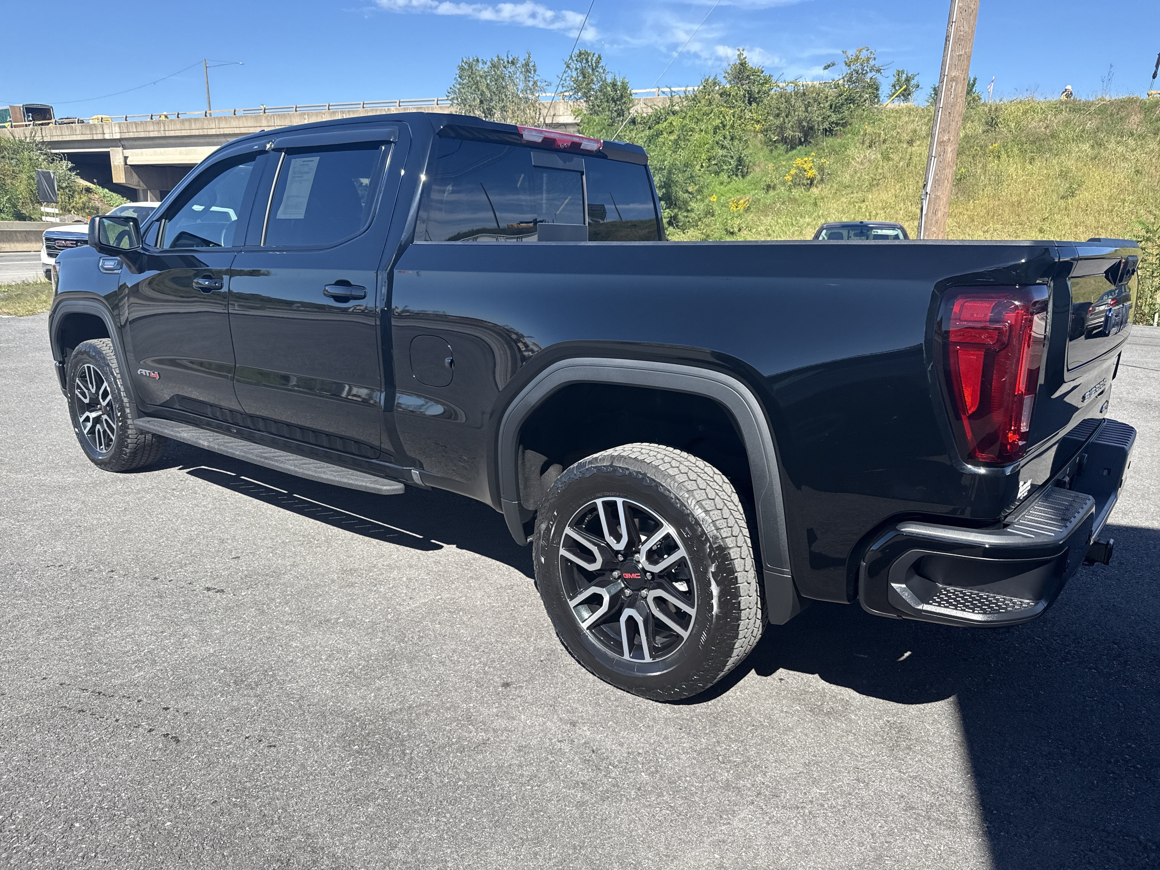2025 GMC Sierra 1500 AT4