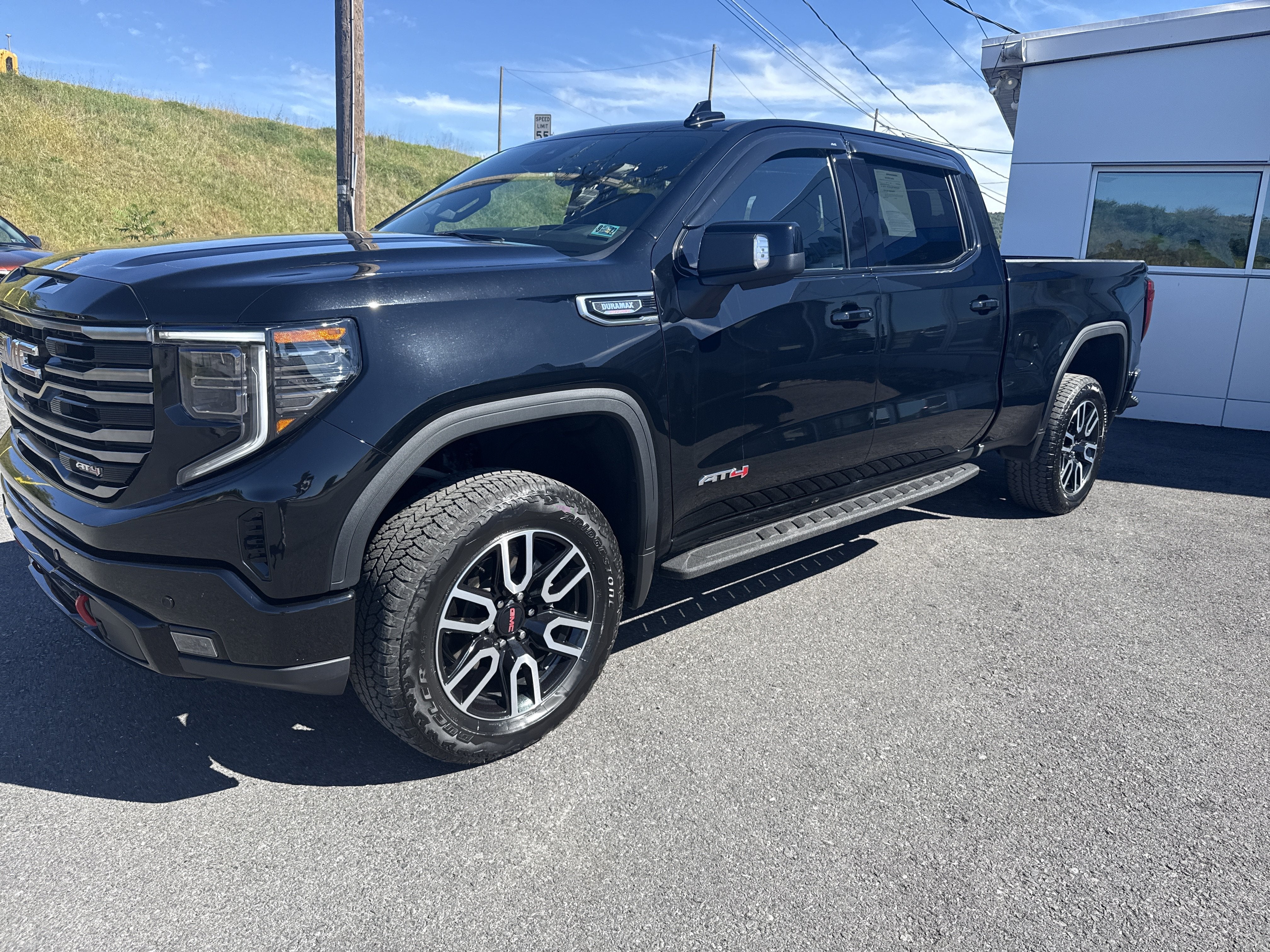 2025 GMC Sierra 1500 AT4